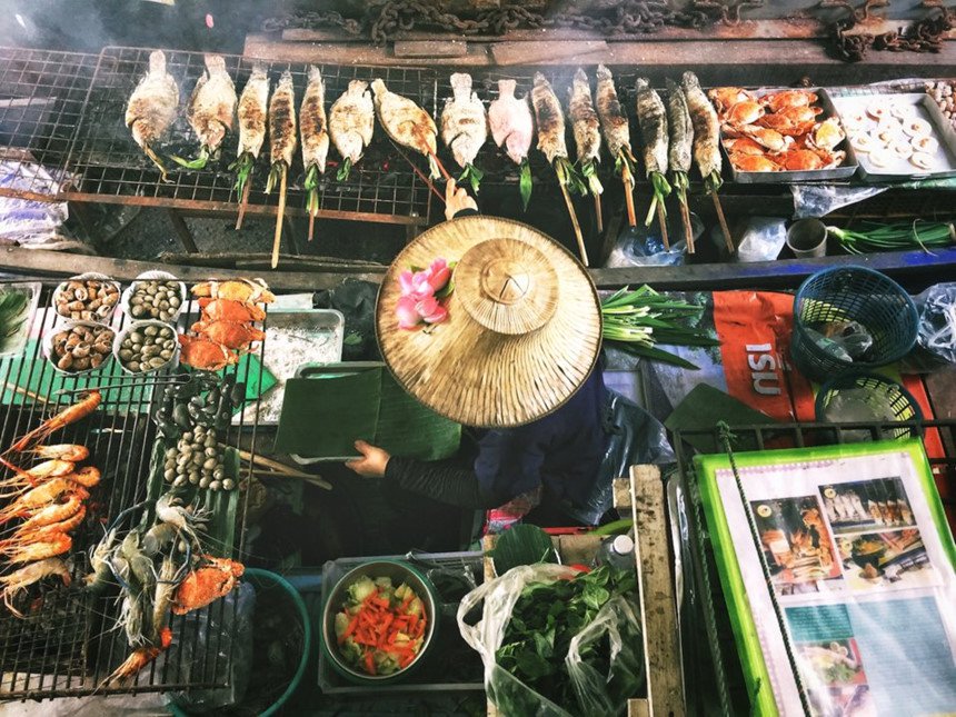 Thái Lan: Tại Thái Lan, tiền tip là khoản phí không bắt buộc, tuy nhiên việc làm tròn hóa đơn luôn là hành động được đánh giá cao. Ảnh: Lisheng Chang/Unsplash.